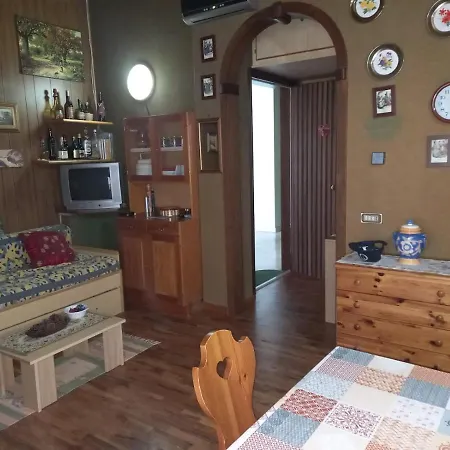 In Mezzo Al Bosco Apartment *